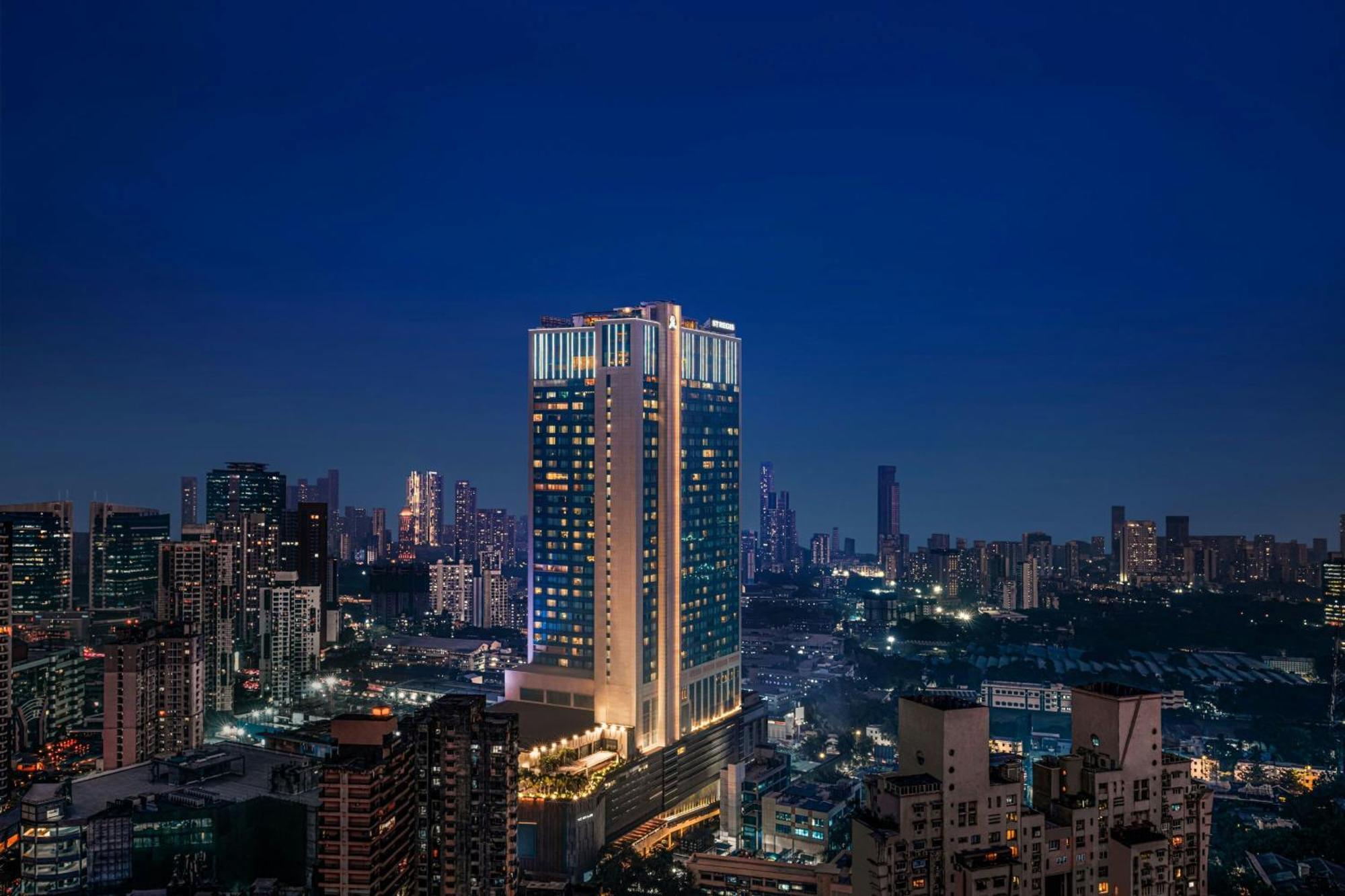 The St. Regis Mumbai Hotel Exterior foto The hotel at night